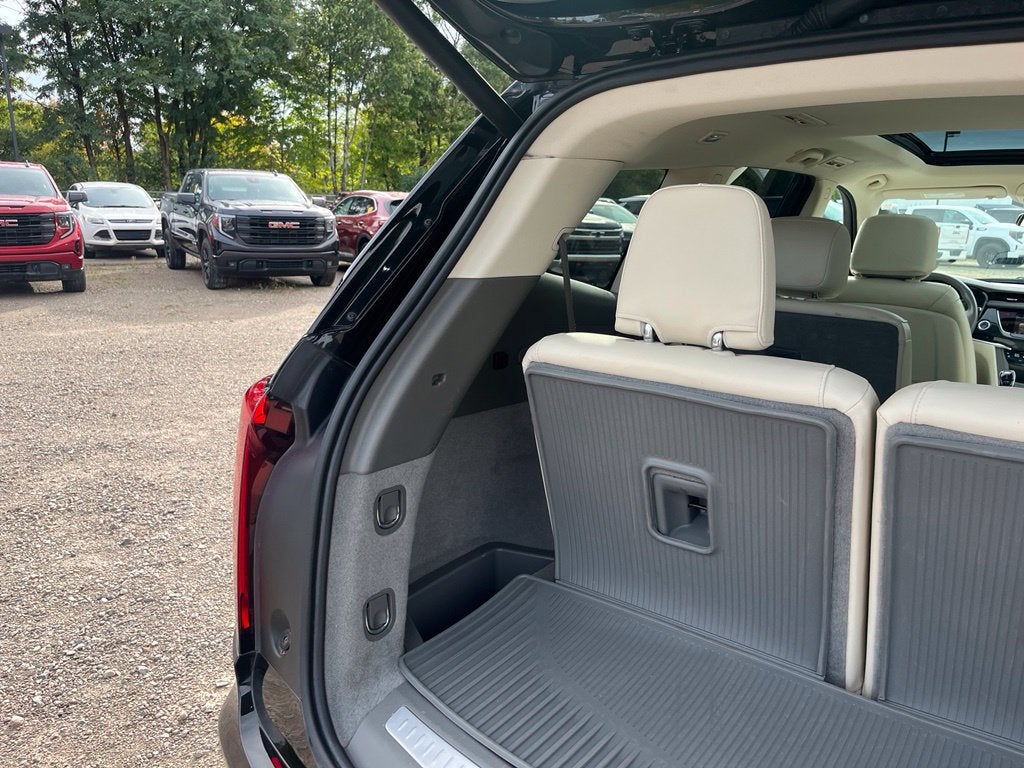 2025 Cadillac XT6 Premium Luxury