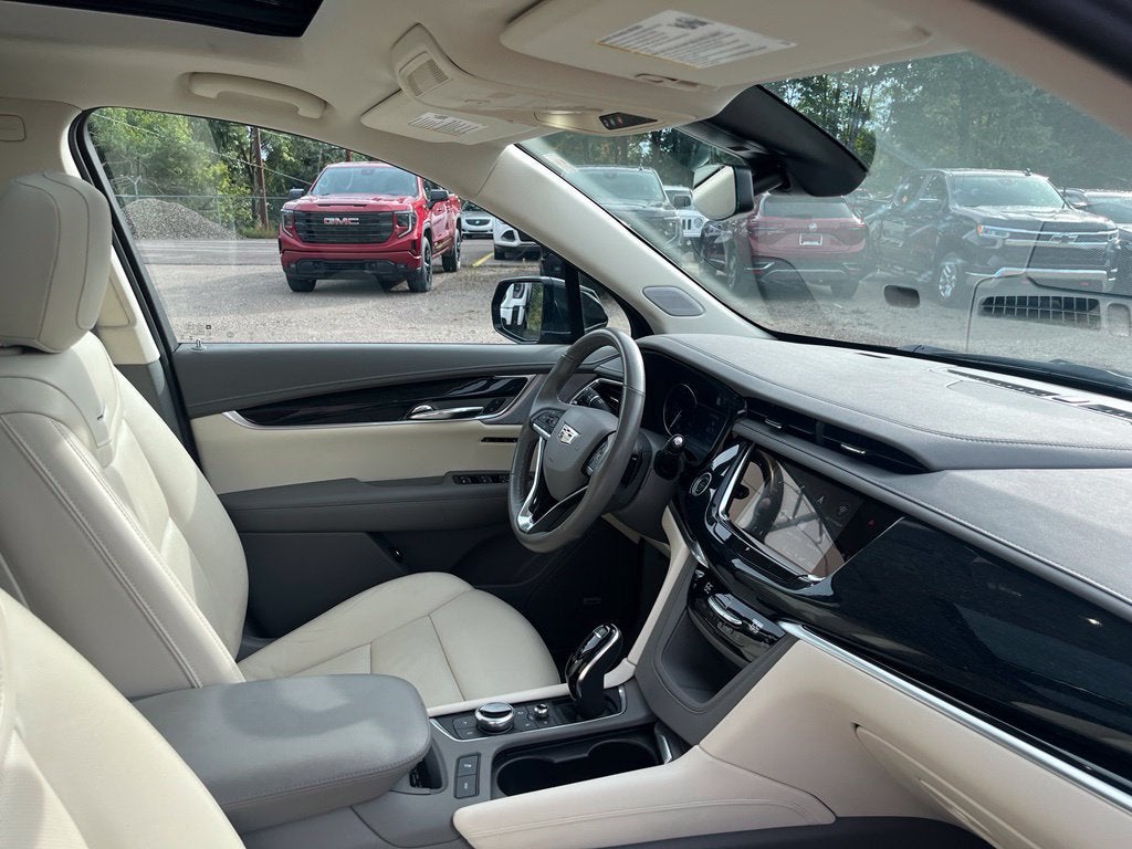 2025 Cadillac XT6 Premium Luxury