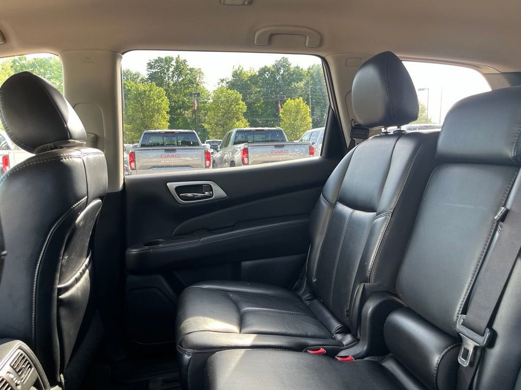 2020 Nissan Pathfinder SL