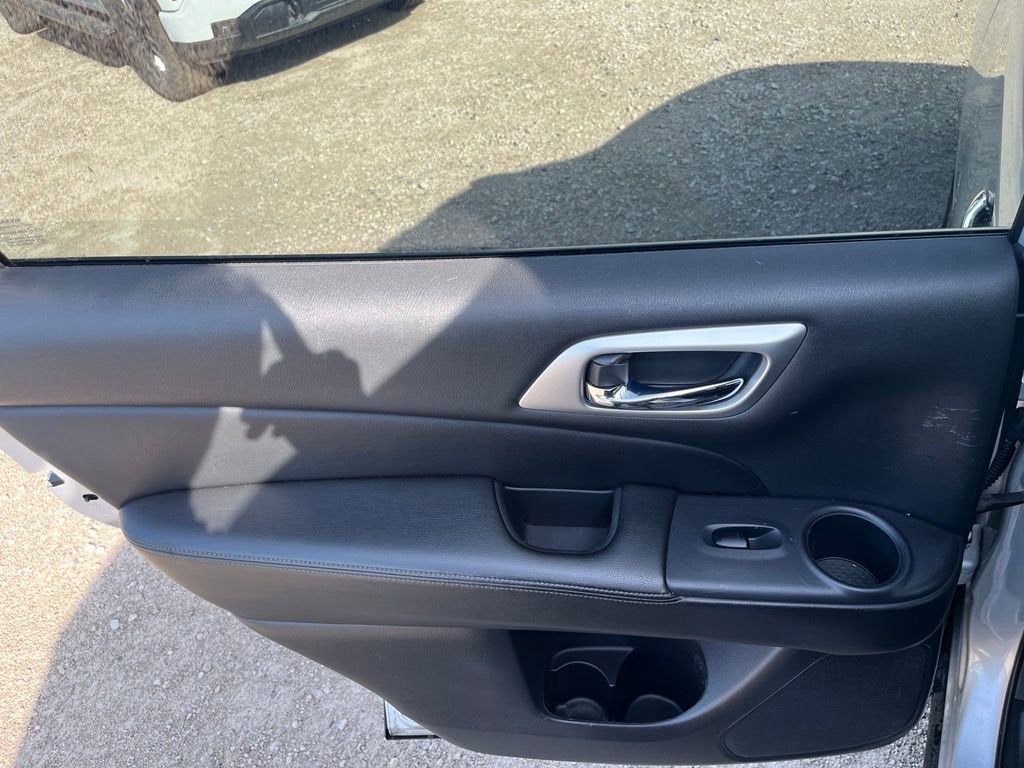 2020 Nissan Pathfinder SL