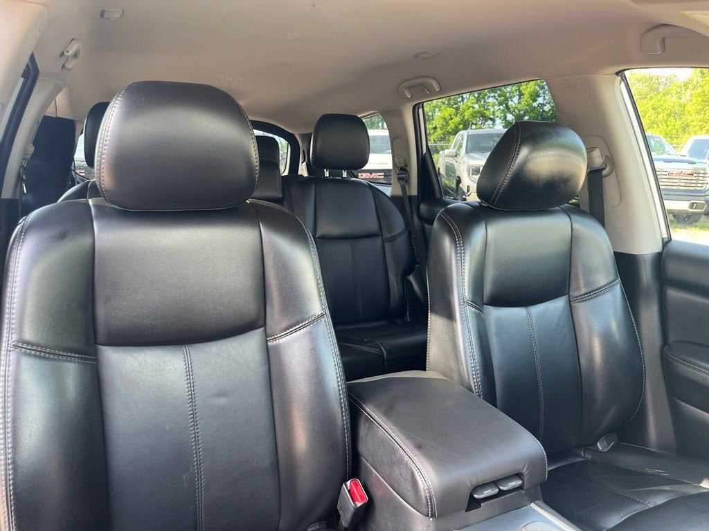 2020 Nissan Pathfinder SL