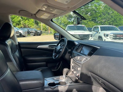 2020 Nissan Pathfinder SL