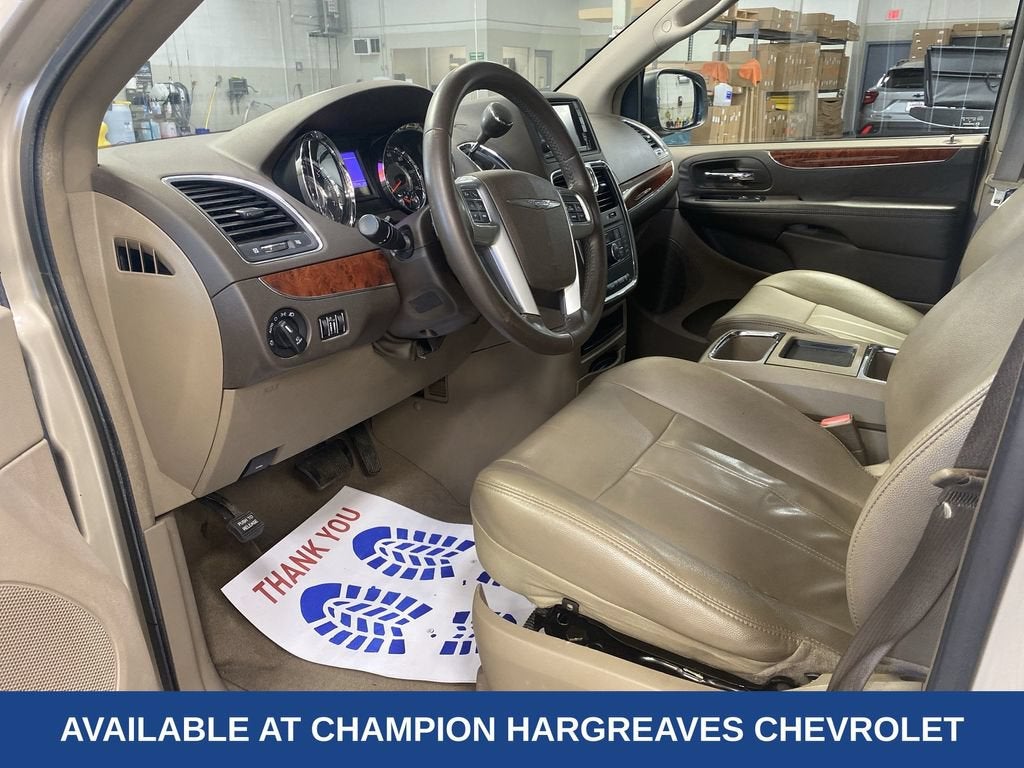 2013 Chrysler Town & Country Touring