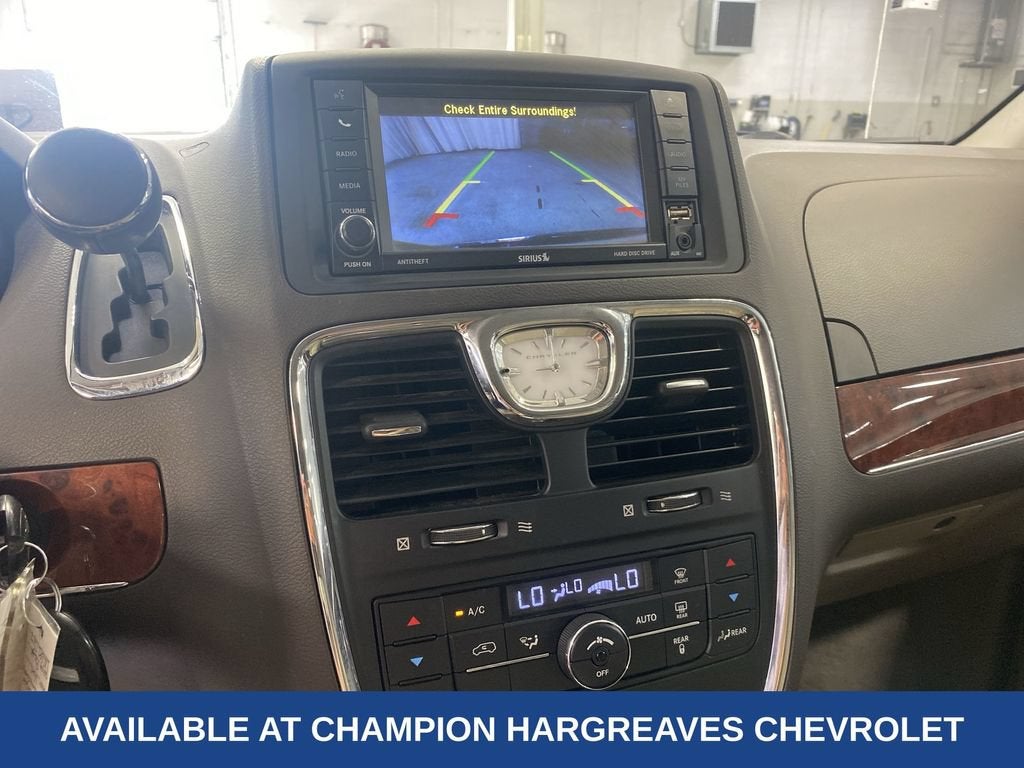 2013 Chrysler Town & Country Touring