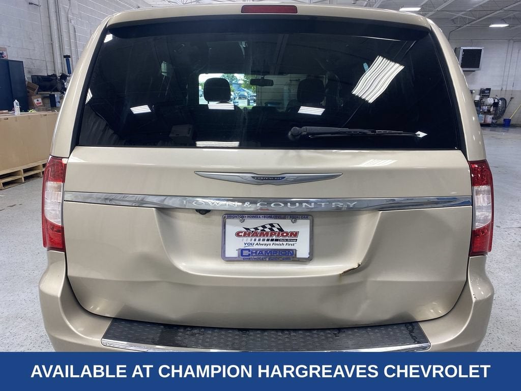 2013 Chrysler Town & Country Touring