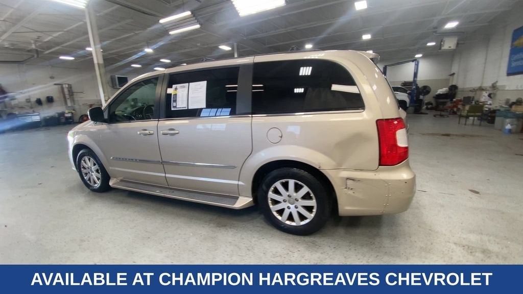 2013 Chrysler Town & Country Touring