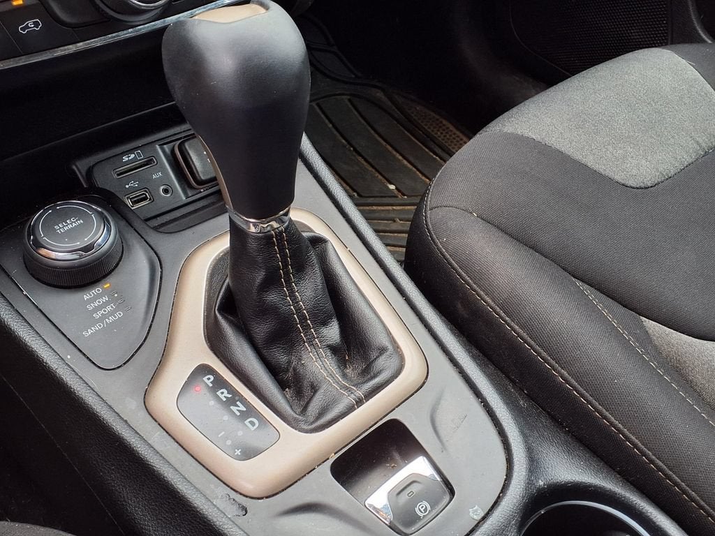 2016 Jeep Cherokee Sport