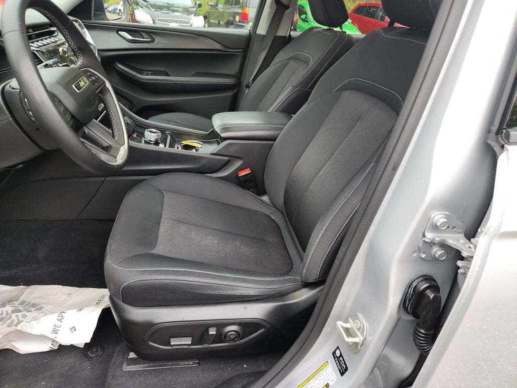 2024 Jeep Grand Cherokee Laredo 4x4