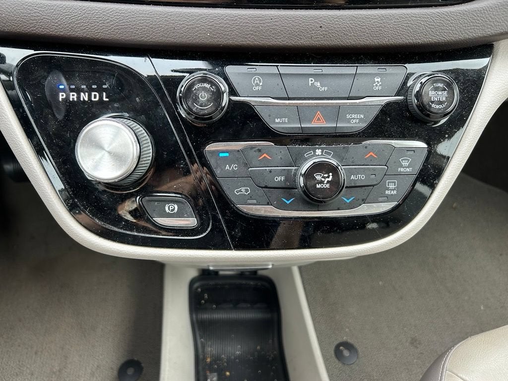 2019 Chrysler Pacifica Touring L