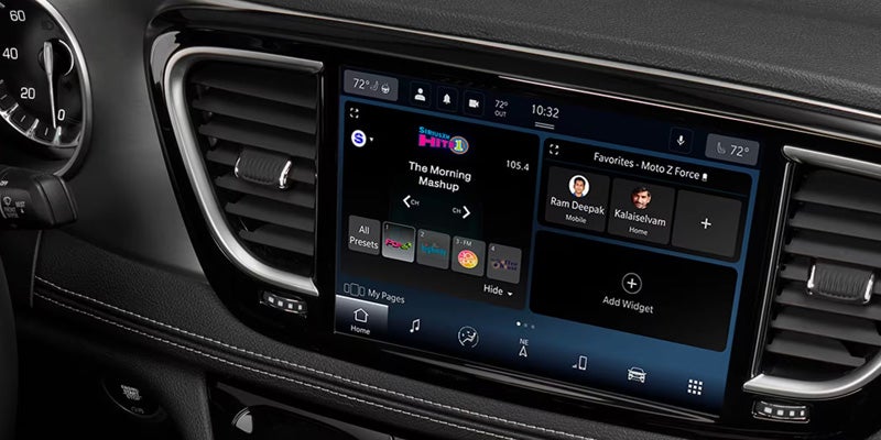 Chrysler Pacifica Uconnect Infotainment Touchscreen